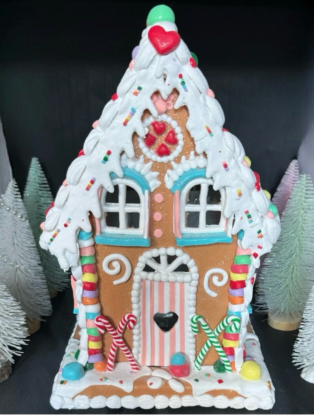 NIB Gingerbread house